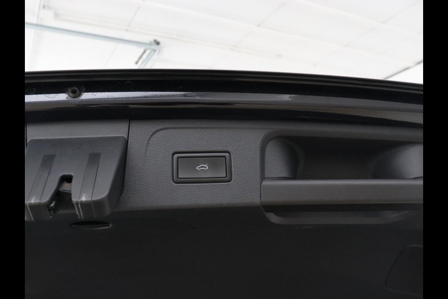 Volkswagen Passat 1.4 TSI PHEV GTE | Panoramadak | Head-Up | 360 Camera | Trekhaak | Stoelverwarming | Matrix LED | Adaptive cruise | Carplay | Navigatie | Leder/Alcantara | Plug In