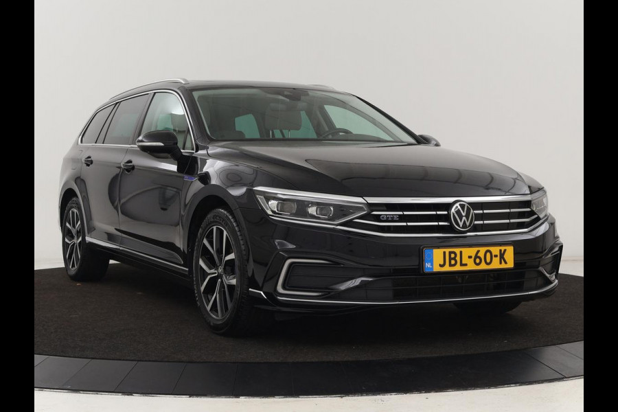 Volkswagen Passat 1.4 TSI PHEV GTE | Panoramadak | Head-Up | 360 Camera | Trekhaak | Stoelverwarming | Matrix LED | Adaptive cruise | Carplay | Navigatie | Leder/Alcantara | Plug In