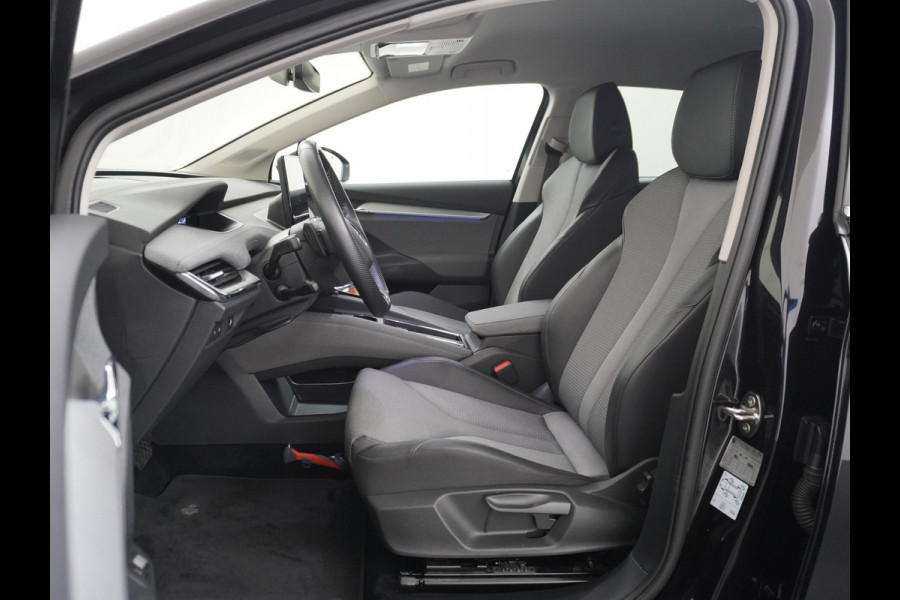 Škoda ENYAQ iV 60 180pk Trekhaak Apple Carplay Android Adap.Cruise Camera Navi Led-Matrix Lmv 19" PDC- 3-zone-Ecc Stoel+Bank-Verwarmd Keyless Stuurverwarming Voorruitverwarming Privacy Glas Rijstrooksensor met correctie 1e Eigenaar Nieuwprijs €48.865,- Trekgewicht 1.000kg Accu-Garantie tot 29-10-2029 /160dkm