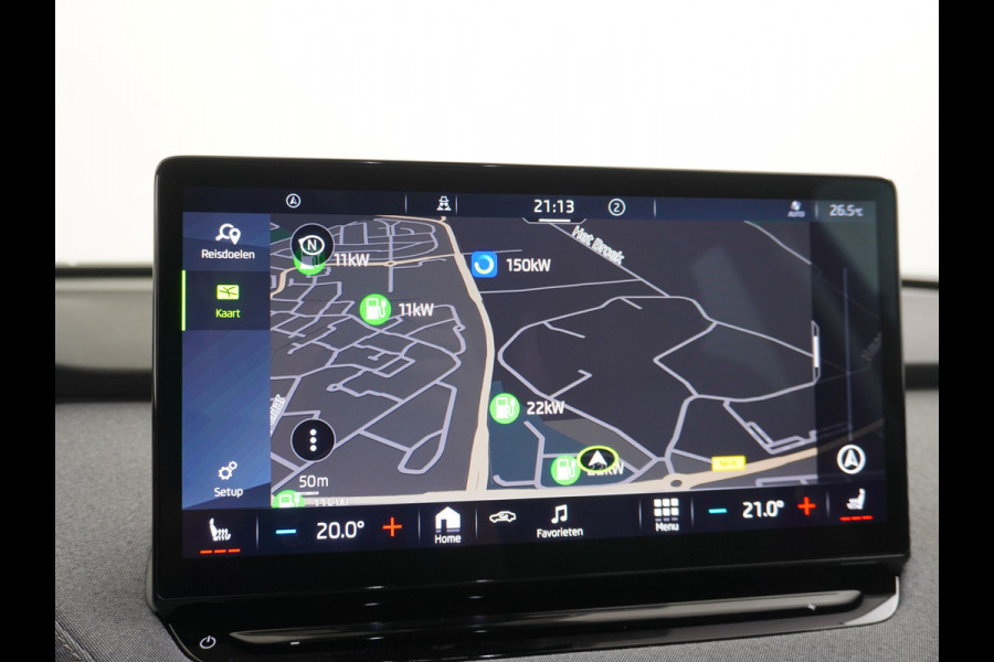 Škoda ENYAQ iV 60 180pk Trekhaak Apple Carplay Android Adap.Cruise Camera Navi Led-Matrix Lmv 19" PDC- 3-zone-Ecc Stoel+Bank-Verwarmd Keyless Stuurverwarming Voorruitverwarming Privacy Glas Rijstrooksensor met correctie 1e Eigenaar Nieuwprijs €48.865,- Trekgewicht 1.000kg Accu-Garantie tot 29-10-2029 /160dkm