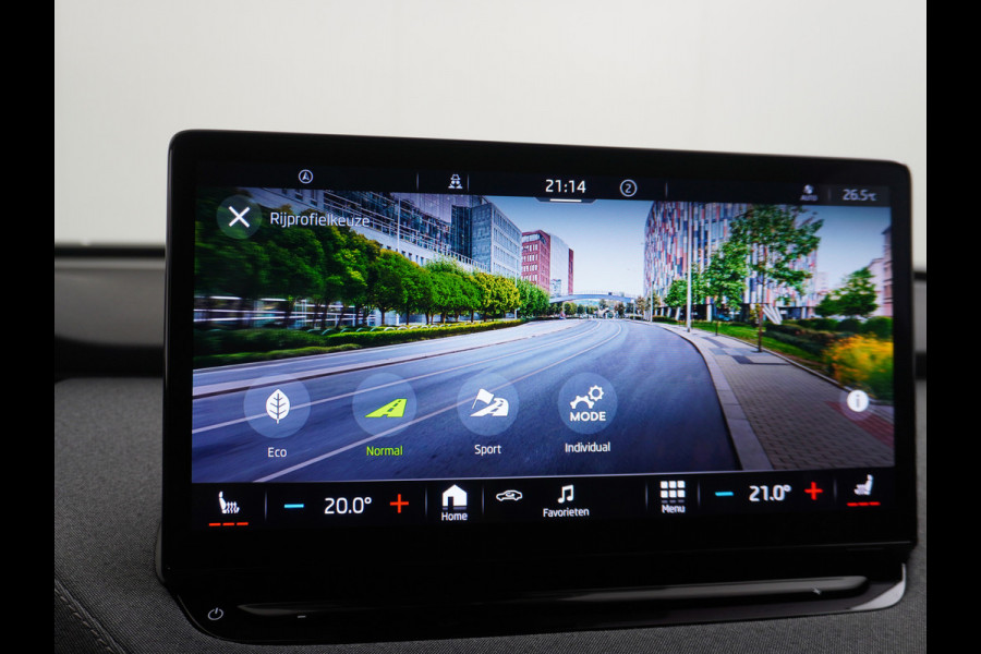 Škoda ENYAQ iV 60 180pk Trekhaak Apple Carplay Android Adap.Cruise Camera Navi Led-Matrix Lmv 19" PDC- 3-zone-Ecc Stoel+Bank-Verwarmd Keyless Stuurverwarming Voorruitverwarming Privacy Glas Rijstrooksensor met correctie 1e Eigenaar Nieuwprijs €48.865,- Trekgewicht 1.000kg Accu-Garantie tot 29-10-2029 /160dkm