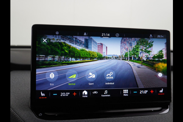Škoda ENYAQ iV 60 180pk Trekhaak Apple Carplay Android Adap.Cruise Camera Navi Led-Matrix Lmv 19" PDC- 3-zone-Ecc Stoel+Bank-Verwarmd Keyless Stuurverwarming Voorruitverwarming Privacy Glas Rijstrooksensor met correctie 1e Eigenaar Nieuwprijs €48.865,- Trekgewicht 1.000kg Accu-Garantie tot 29-10-2029 /160dkm