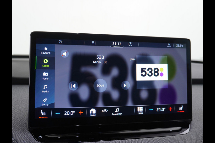Škoda ENYAQ iV 60 180pk Trekhaak Apple Carplay Android Adap.Cruise Camera Navi Led-Matrix Lmv 19" PDC- 3-zone-Ecc Stoel+Bank-Verwarmd Keyless Stuurverwarming Voorruitverwarming Privacy Glas Rijstrooksensor met correctie 1e Eigenaar Nieuwprijs €48.865,- Trekgewicht 1.000kg Accu-Garantie tot 29-10-2029 /160dkm