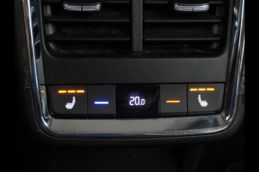 Škoda ENYAQ iV 60 180pk Trekhaak Apple Carplay Android Adap.Cruise Camera Navi Led-Matrix Lmv 19" PDC- 3-zone-Ecc Stoel+Bank-Verwarmd Keyless Stuurverwarming Voorruitverwarming Privacy Glas Rijstrooksensor met correctie 1e Eigenaar Nieuwprijs €48.865,- Trekgewicht 1.000kg Accu-Garantie tot 29-10-2029 /160dkm