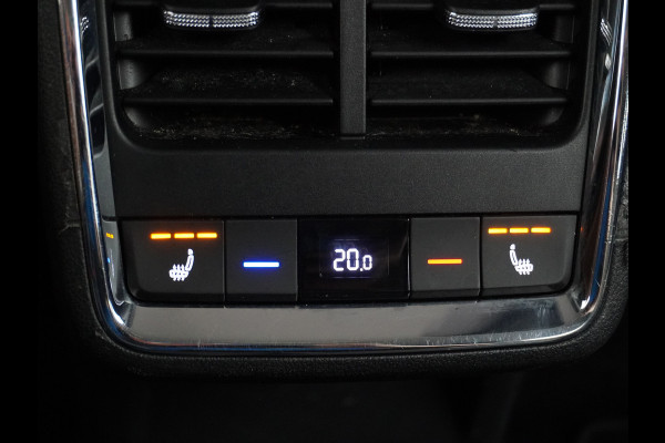 Škoda ENYAQ iV 60 180pk Trekhaak Apple Carplay Android Adap.Cruise Camera Navi Led-Matrix Lmv 19" PDC- 3-zone-Ecc Stoel+Bank-Verwarmd Keyless Stuurverwarming Voorruitverwarming Privacy Glas Rijstrooksensor met correctie 1e Eigenaar Nieuwprijs €48.865,- Trekgewicht 1.000kg Accu-Garantie tot 29-10-2029 /160dkm