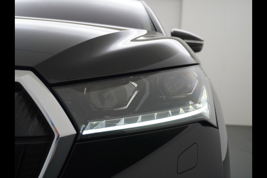 Škoda ENYAQ iV 60 180pk Trekhaak Apple Carplay Android Adap.Cruise Camera Navi Led-Matrix Lmv 19" PDC- 3-zone-Ecc Stoel+Bank-Verwarmd Keyless Stuurverwarming Voorruitverwarming Privacy Glas Rijstrooksensor met correctie 1e Eigenaar Nieuwprijs €48.865,- Trekgewicht 1.000kg Accu-Garantie tot 29-10-2029 /160dkm