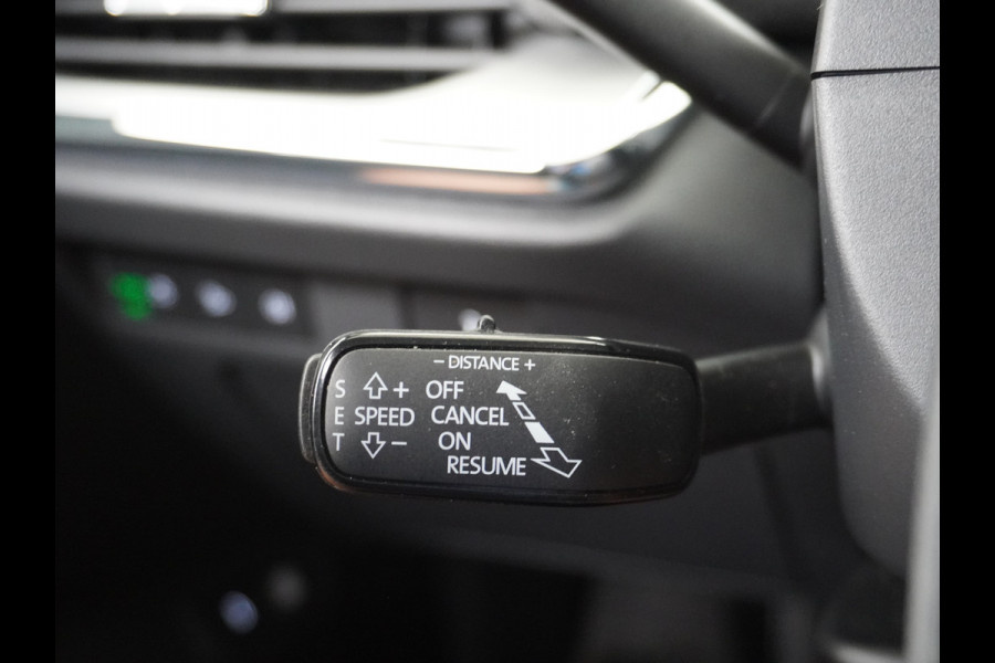 Škoda ENYAQ iV 60 180pk Trekhaak Apple Carplay Android Adap.Cruise Camera Navi Led-Matrix Lmv 19" PDC- 3-zone-Ecc Stoel+Bank-Verwarmd Keyless Stuurverwarming Voorruitverwarming Privacy Glas Rijstrooksensor met correctie 1e Eigenaar Nieuwprijs €48.865,- Trekgewicht 1.000kg Accu-Garantie tot 29-10-2029 /160dkm