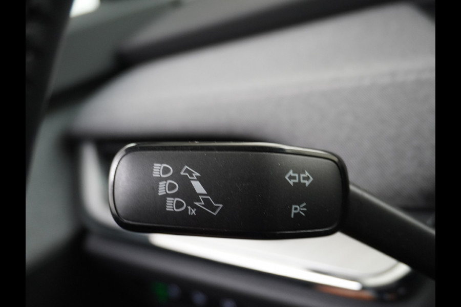 Škoda ENYAQ iV 60 180pk Trekhaak Apple Carplay Android Adap.Cruise Camera Navi Led-Matrix Lmv 19" PDC- 3-zone-Ecc Stoel+Bank-Verwarmd Keyless Stuurverwarming Voorruitverwarming Privacy Glas Rijstrooksensor met correctie 1e Eigenaar Nieuwprijs €48.865,- Trekgewicht 1.000kg Accu-Garantie tot 29-10-2029 /160dkm