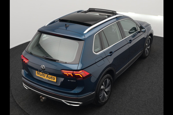 Volkswagen Tiguan 1.4 TSI eHybrid Elegance Plug in Hybrid 245pk Dealer O.H PHEV | Trekhaak Af Fabriek | Panodak | Adaptive Cruise | IQ Light | 360 Camera | Alcantara Sportstoelen Verwarmd | Keyless | Navigatie| Apple Carplay | Blis | Virtual | DAB |