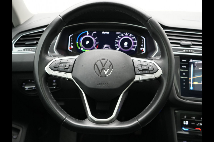 Volkswagen Tiguan 1.4 TSI eHybrid Elegance Plug in Hybrid 245pk Dealer O.H PHEV | Trekhaak Af Fabriek | Panodak | Adaptive Cruise | IQ Light | 360 Camera | Alcantara Sportstoelen Verwarmd | Keyless | Navigatie| Apple Carplay | Blis | Virtual | DAB |