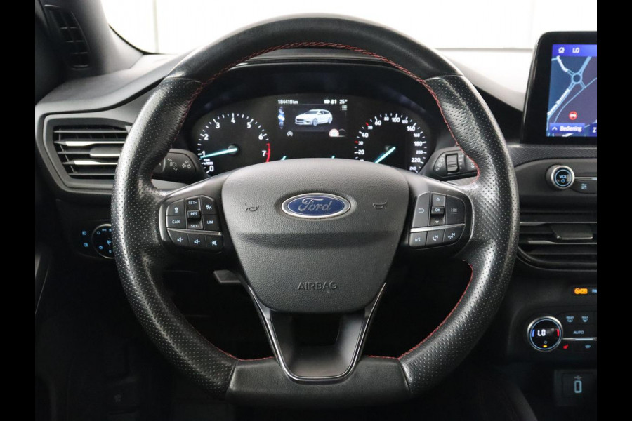 Ford Focus 1.5 EcoBoost ST Line | Stoel & stuurverwarming | Adaptive cruise | Trekhaak | Carplay | Keyless | Climate control | Navigatie | Full LED | Parkeerhulp