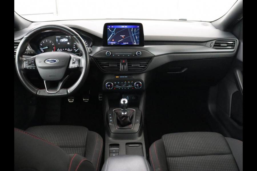 Ford Focus 1.5 EcoBoost ST Line | Stoel & stuurverwarming | Adaptive cruise | Trekhaak | Carplay | Keyless | Climate control | Navigatie | Full LED | Parkeerhulp