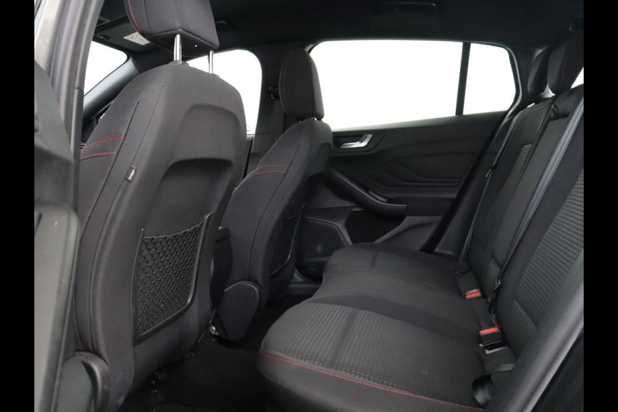 Ford Focus 1.5 EcoBoost ST Line | Stoel & stuurverwarming | Adaptive cruise | Trekhaak | Carplay | Keyless | Climate control | Navigatie | Full LED | Parkeerhulp