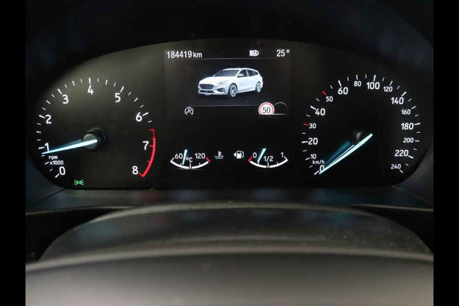 Ford Focus 1.5 EcoBoost ST Line | Stoel & stuurverwarming | Adaptive cruise | Trekhaak | Carplay | Keyless | Climate control | Navigatie | Full LED | Parkeerhulp