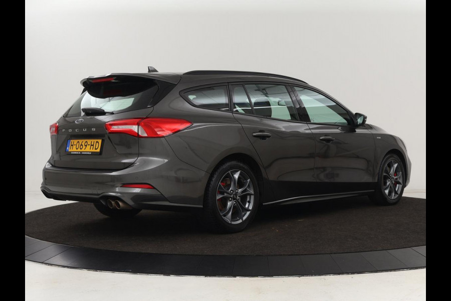 Ford Focus 1.5 EcoBoost ST Line | Stoel & stuurverwarming | Adaptive cruise | Trekhaak | Carplay | Keyless | Climate control | Navigatie | Full LED | Parkeerhulp