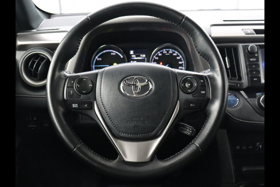 Toyota RAV4 2.5 Hybrid Adventure | Schuifdak | Leder | Trekhaak | Adaptive cruise | Stoelverwarming | Camera | Navigatie | Climate control | Bluetooth