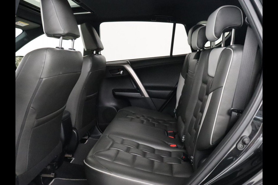 Toyota RAV4 2.5 Hybrid Adventure | Schuifdak | Leder | Trekhaak | Adaptive cruise | Stoelverwarming | Camera | Navigatie | Climate control | Bluetooth