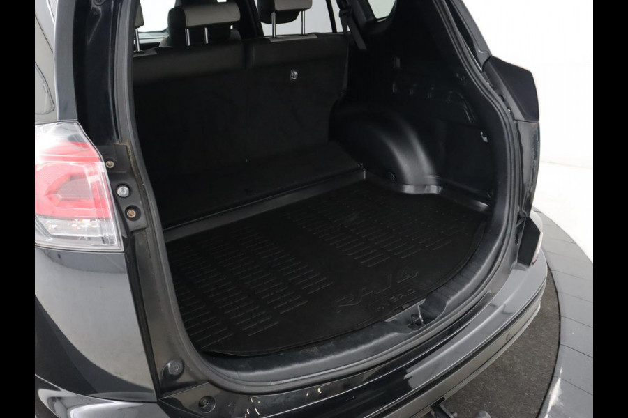Toyota RAV4 2.5 Hybrid Adventure | Schuifdak | Leder | Trekhaak | Adaptive cruise | Stoelverwarming | Camera | Navigatie | Climate control | Bluetooth