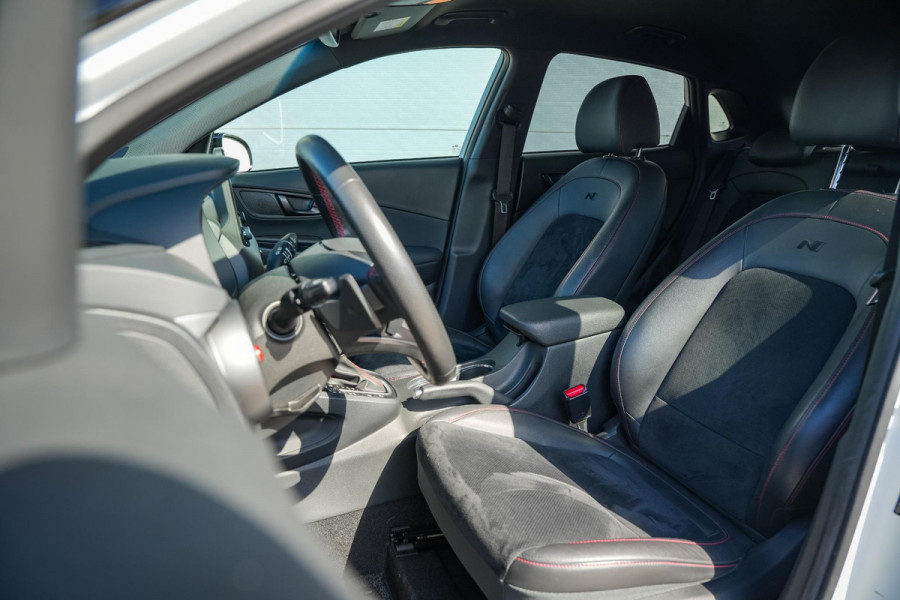 Hyundai Kona 1.0 T-GDI 1.6 T N-Line Camera Stoelvent. Stuurverw DAB+ Navigatie Keyless 200pk!