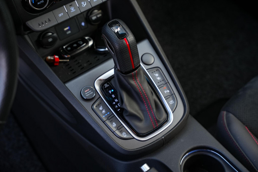 Hyundai Kona 1.0 T-GDI 1.6 T N-Line Camera Stoelvent. Stuurverw DAB+ Navigatie Keyless 200pk!