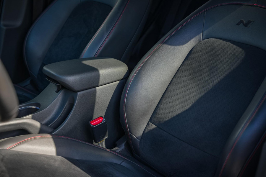 Hyundai Kona 1.0 T-GDI 1.6 T N-Line Camera Stoelvent. Stuurverw DAB+ Navigatie Keyless 200pk!