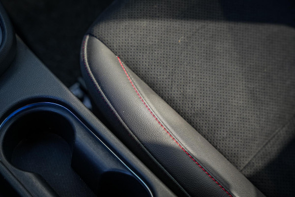 Hyundai Kona 1.0 T-GDI 1.6 T N-Line Camera Stoelvent. Stuurverw DAB+ Navigatie Keyless 200pk!