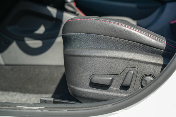 Hyundai Kona 1.0 T-GDI 1.6 T N-Line Camera Stoelvent. Stuurverw DAB+ Navigatie Keyless 200pk!