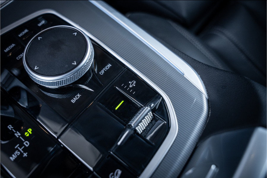 BMW X5 xDrive45e High Executive M-sport l Panorama l Luchtvering l HUD