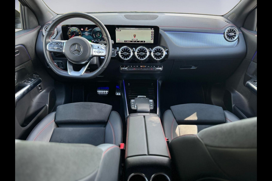 Mercedes-Benz EQA 250 AMG Line 67 kWh, electrisch bedienbare trekhaak,sfeerverlichting,vele opties, dealer onderhouden