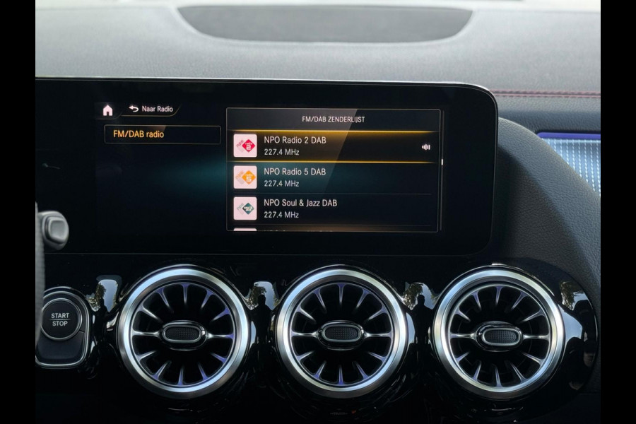 Mercedes-Benz EQA 250 AMG Line 67 kWh, electrisch bedienbare trekhaak,sfeerverlichting,vele opties, dealer onderhouden