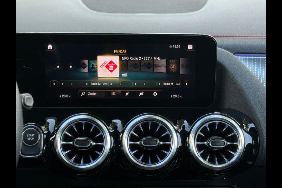 Mercedes-Benz EQA 250 AMG Line 67 kWh, electrisch bedienbare trekhaak,sfeerverlichting,vele opties, dealer onderhouden