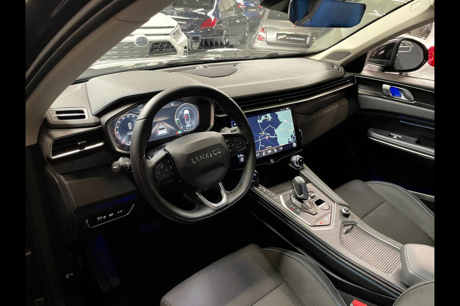 Lynk & Co 01 1.5 Panoramadak / 360 cam / ACC / CarPlay / Black Edition / BTW / 261 PK