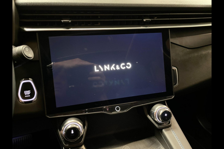 Lynk & Co 01 1.5 Panoramadak / 360 cam / ACC / CarPlay / Black Edition / BTW / 261 PK