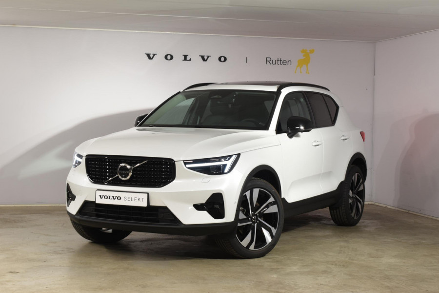 Volvo XC40 B4 211PK Automaat Ultimate Dark / Adaptieve Cruisecontrol / Elektr. schuifdak / Leer / Stoelverwarming / Stuurverwarming / Elektrische Stoelen / Elektr. achterklep / Harman Kardon / 360 graden camera /20" velgen / Verwarmbare voorruit