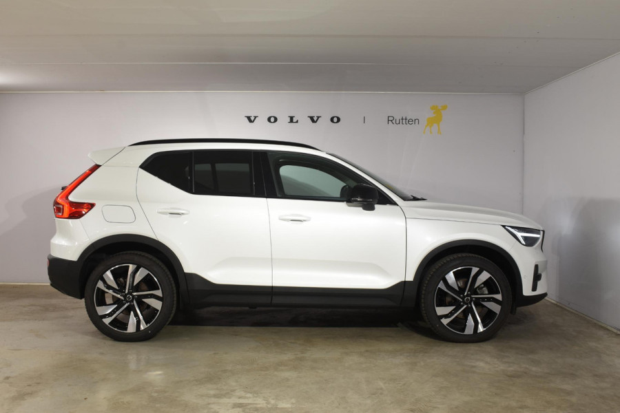 Volvo XC40 B4 211PK Automaat Ultimate Dark / Adaptieve Cruisecontrol / Elektr. schuifdak / Leer / Stoelverwarming / Stuurverwarming / Elektrische Stoelen / Elektr. achterklep / Harman Kardon / 360 graden camera /20" velgen / Verwarmbare voorruit