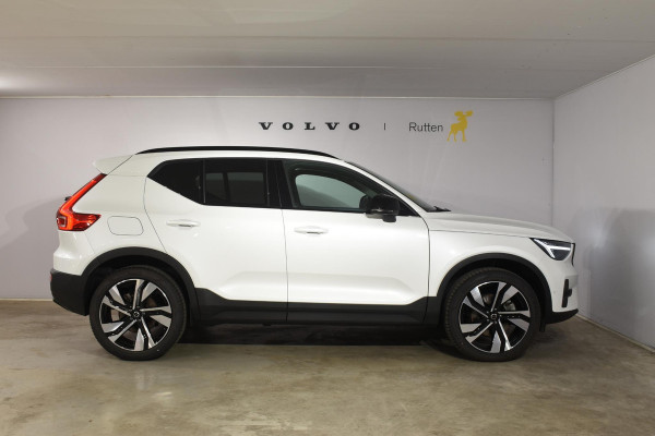 Volvo XC40 B4 211PK Automaat Ultimate Dark / Adaptieve Cruisecontrol / Elektr. schuifdak / Leer / Stoelverwarming / Stuurverwarming / Elektrische Stoelen / Elektr. achterklep / Harman Kardon / 360 graden camera /20" velgen / Verwarmbare voorruit