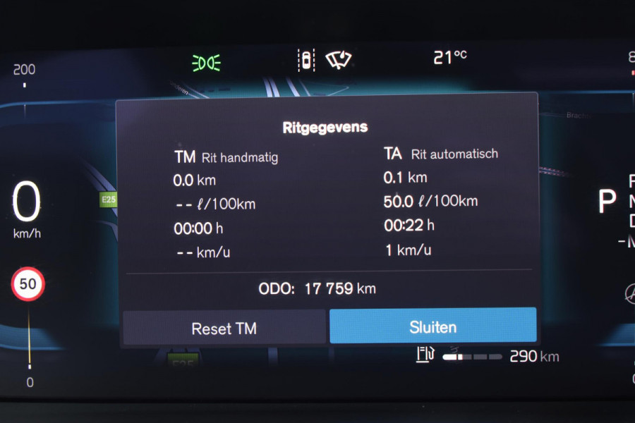 Volvo XC40 B4 211PK Automaat Ultimate Dark / Adaptieve Cruisecontrol / Elektr. schuifdak / Leer / Stoelverwarming / Stuurverwarming / Elektrische Stoelen / Elektr. achterklep / Harman Kardon / 360 graden camera /20" velgen / Verwarmbare voorruit