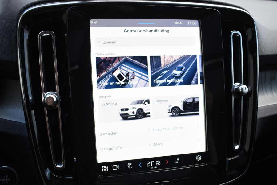 Volvo XC40 B4 211PK Automaat Ultimate Dark / Adaptieve Cruisecontrol / Elektr. schuifdak / Leer / Stoelverwarming / Stuurverwarming / Elektrische Stoelen / Elektr. achterklep / Harman Kardon / 360 graden camera /20" velgen / Verwarmbare voorruit