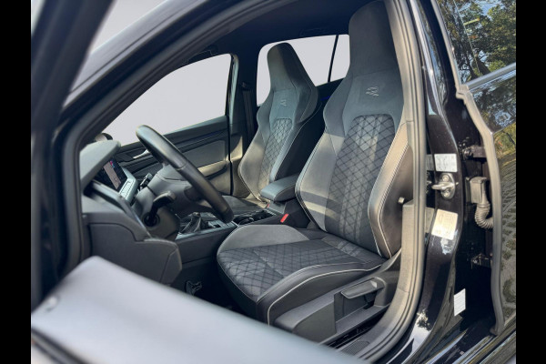 Volkswagen Golf 1.5 TSI R-Line interieur en extrieur, vele opties, achteruitrijcamera, NL auto met nationale auto pas