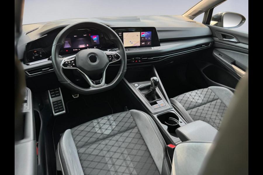 Volkswagen Golf 1.5 TSI R-Line interieur en extrieur, vele opties, achteruitrijcamera, NL auto met nationale auto pas