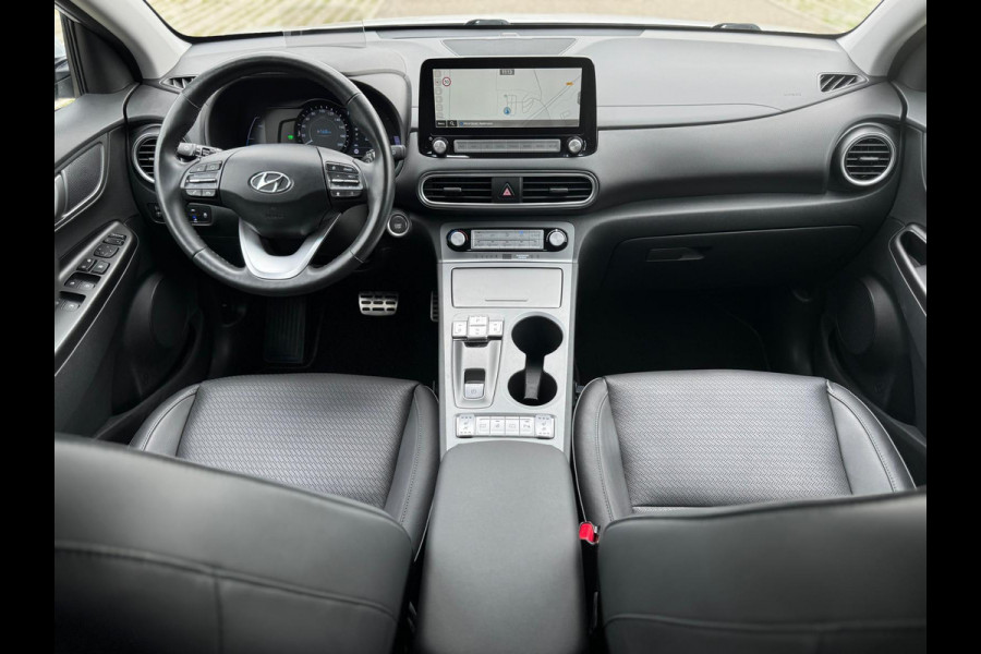 Hyundai Kona EV Premium 64 kWh, 31000 km, parelmoer, achteruitrijcamera, vele opties, leder,NL auto met nap