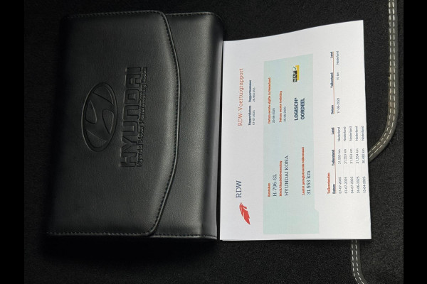 Hyundai Kona EV Premium 64 kWh, 31000 km, parelmoer, achteruitrijcamera, vele opties, leder,NL auto met nap