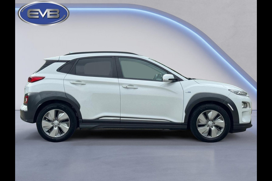 Hyundai Kona EV Premium 64 kWh, 31000 km, parelmoer, achteruitrijcamera, vele opties, leder,NL auto met nap