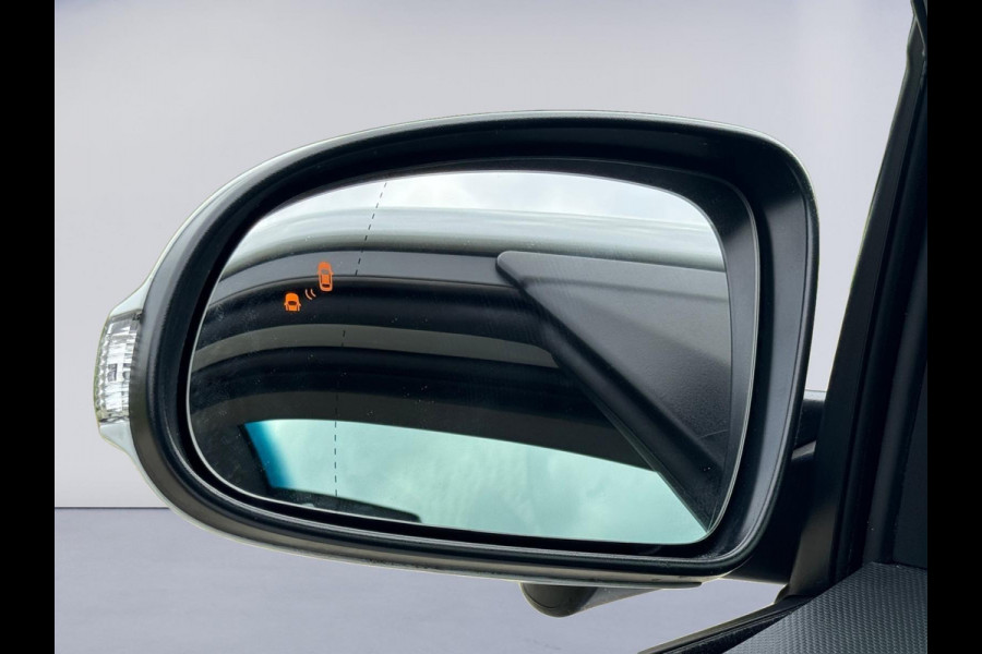 Hyundai Kona EV Premium 64 kWh, 31000 km, parelmoer, achteruitrijcamera, vele opties, leder,NL auto met nap