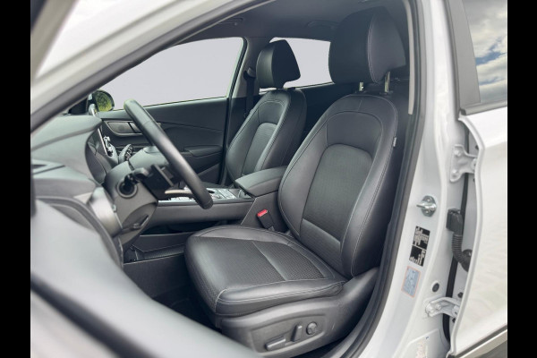 Hyundai Kona EV Premium 64 kWh, 31000 km, parelmoer, achteruitrijcamera, vele opties, leder,NL auto met nap