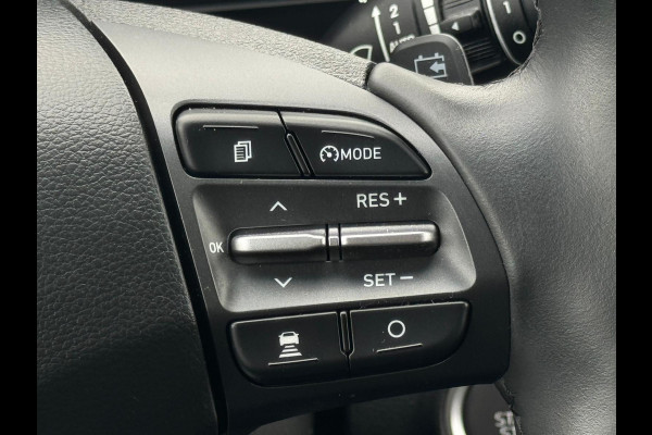 Hyundai Kona EV Premium 64 kWh, 31000 km, parelmoer, achteruitrijcamera, vele opties, leder,NL auto met nap