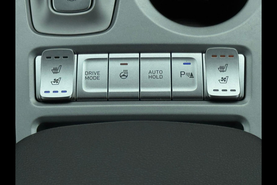 Hyundai Kona EV Premium 64 kWh, 31000 km, parelmoer, achteruitrijcamera, vele opties, leder,NL auto met nap