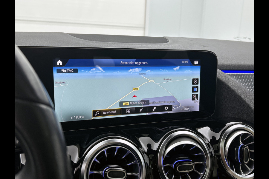 Mercedes-Benz GLA 250 e Business Solution Luxury Limited | Panoramadak | Trekhaak | Navigatie | Alarm | Parking support | Elect bed. voorstoelen met memory | Inclusief 24 maanden MB Certified garantie voor Europa.