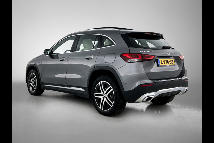 Mercedes-Benz GLA 250 e Business Solution Luxury Limited | Panoramadak | Trekhaak | Navigatie | Alarm | Parking support | Elect bed. voorstoelen met memory | Inclusief 24 maanden MB Certified garantie voor Europa.