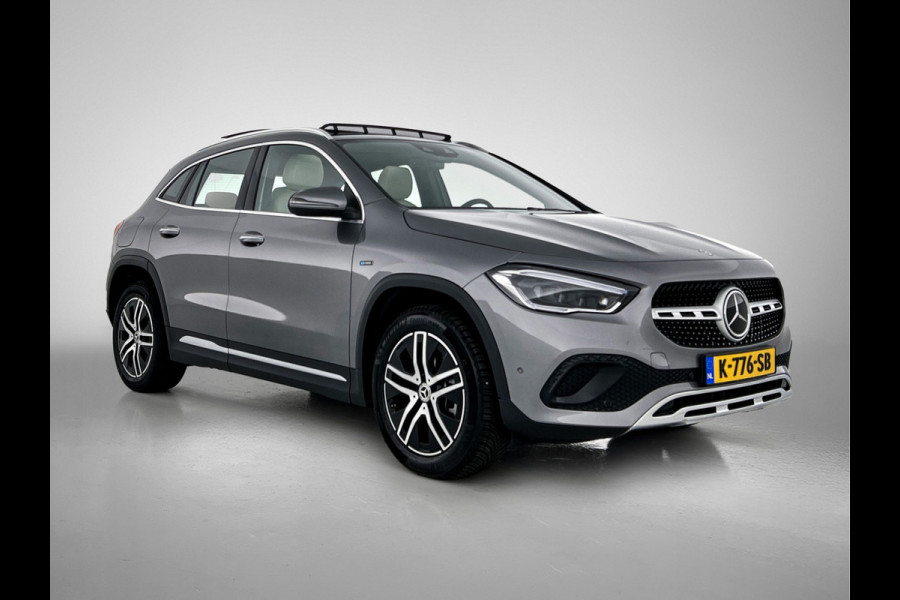 Mercedes-Benz GLA 250 e Business Solution Luxury Limited | Panoramadak | Trekhaak | Navigatie | Alarm | Parking support | Elect bed. voorstoelen met memory | Inclusief 24 maanden MB Certified garantie voor Europa.